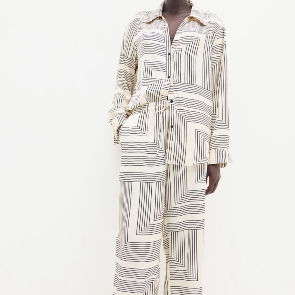 H&M Bloggers Favorite- 2 piece silky set in cream/black- size Large
